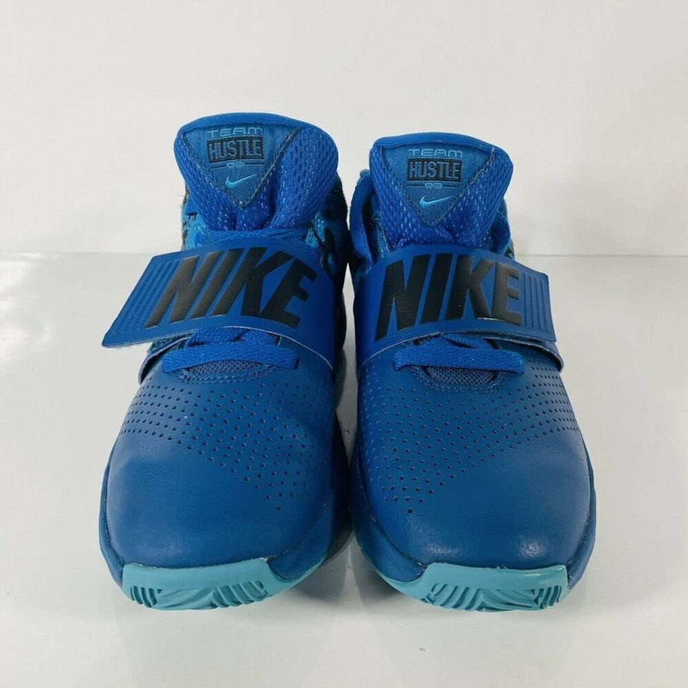 Nike Boys Team Hustle D8 881941-404 Blue Basketball Shoes Lace Up Size 5Y - Picture 2 of 5
